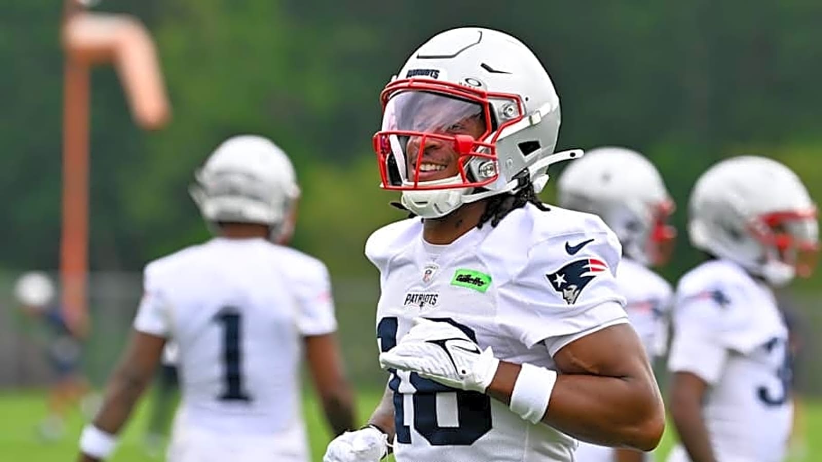 Patriots Rookie WR Training With Rival Superstar