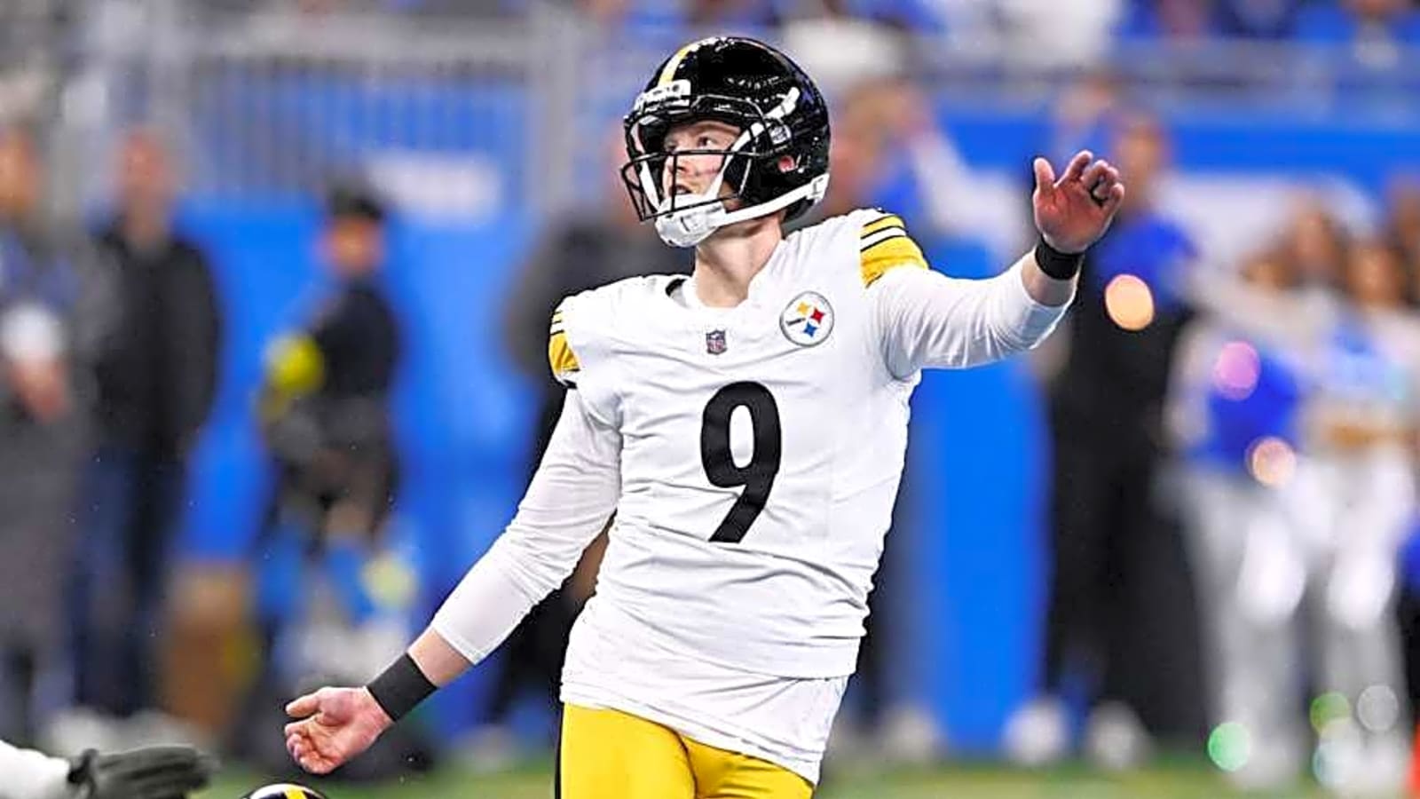 Steelers Sign Star Kicker Chris Boswell to Contract Extension