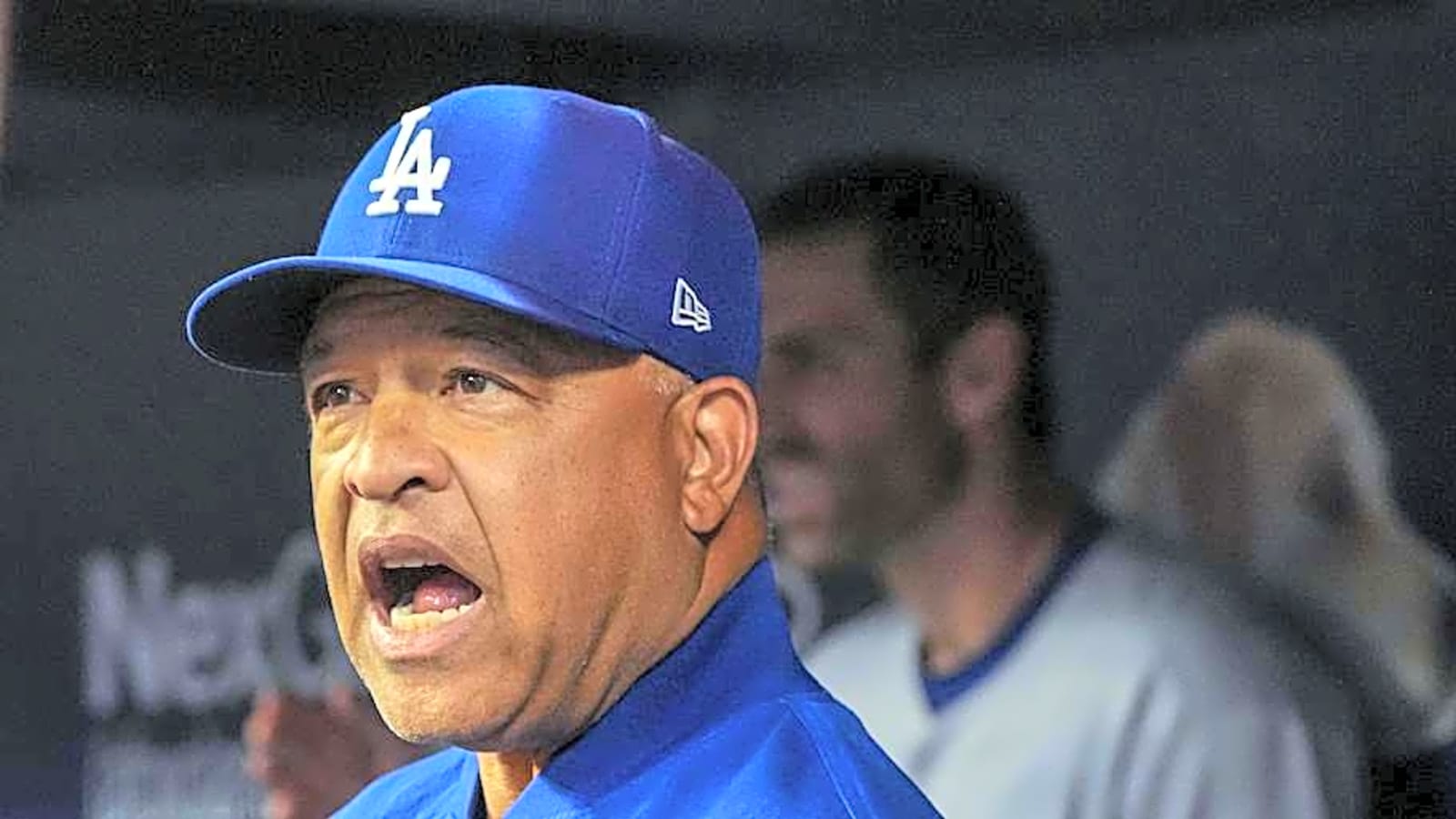 Dodgers&#39; Dave Roberts Sends Clear Message to Freddie Freeman After Injury