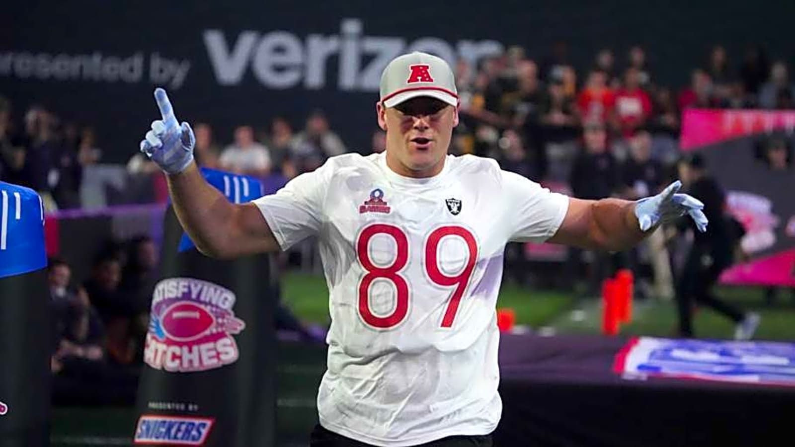 Analyst Gives Surprising Pick for Raiders&#39; Top MVP Candidate