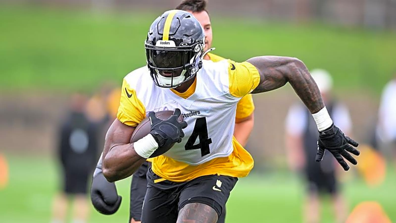 DK Metcalf Sends Lighthearted Warning to Steelers Teammate