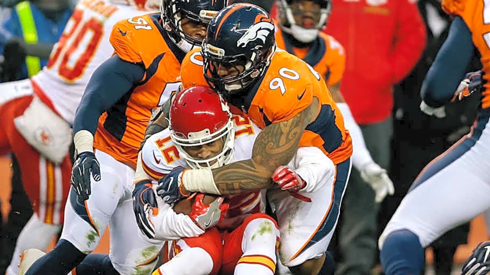 Former Broncos DL Signs with Patriots
