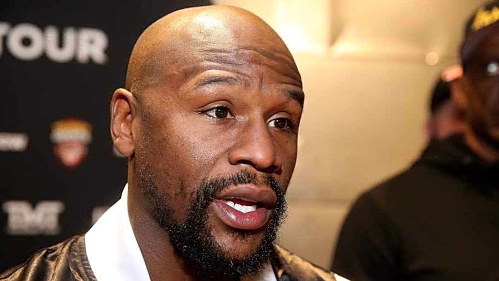 Roy Jones Jr Issues Fighting Words To Floyd Mayweather: ‘Come See Me&#39;