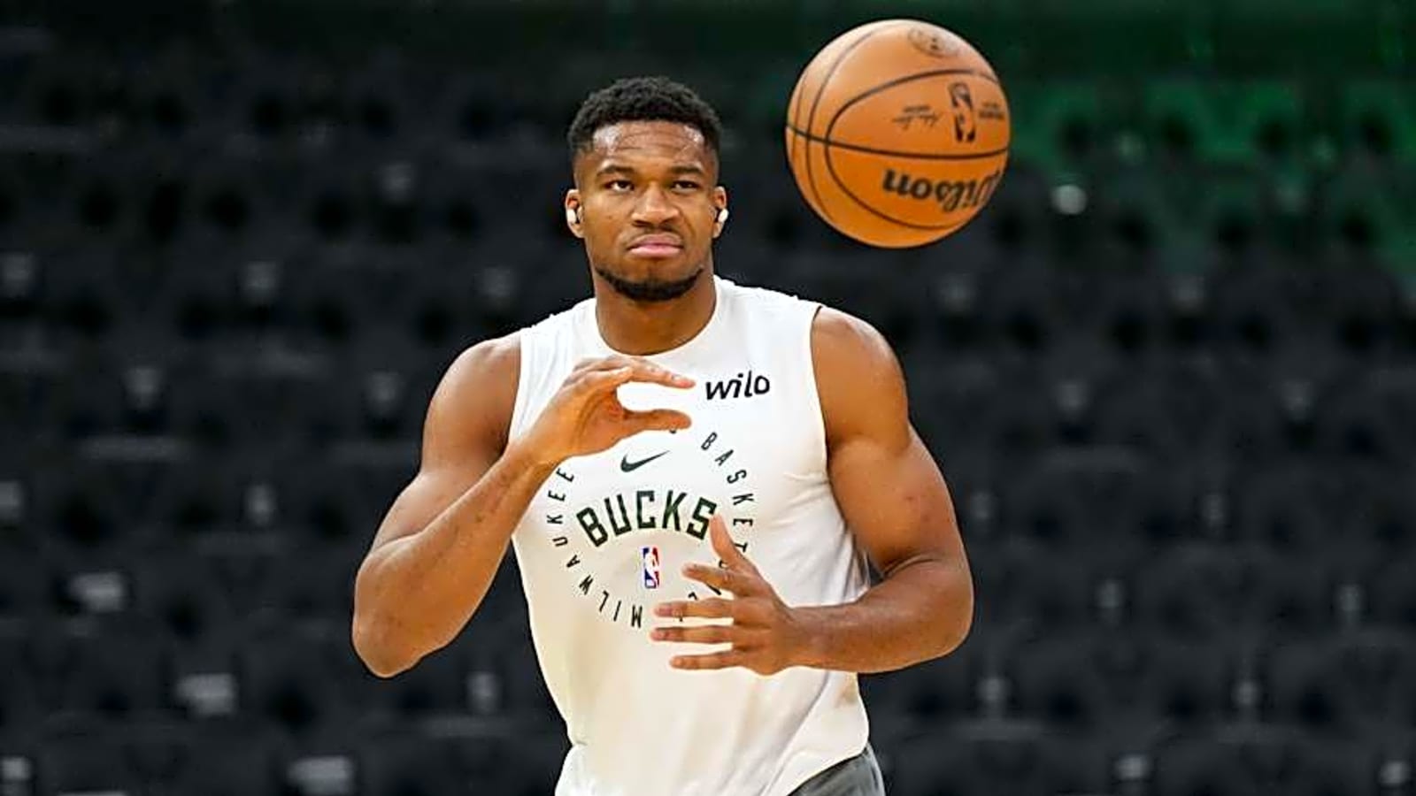 Bucks&#39; Giannis Antetokounmpo Predicted to Compete For MVP This Year