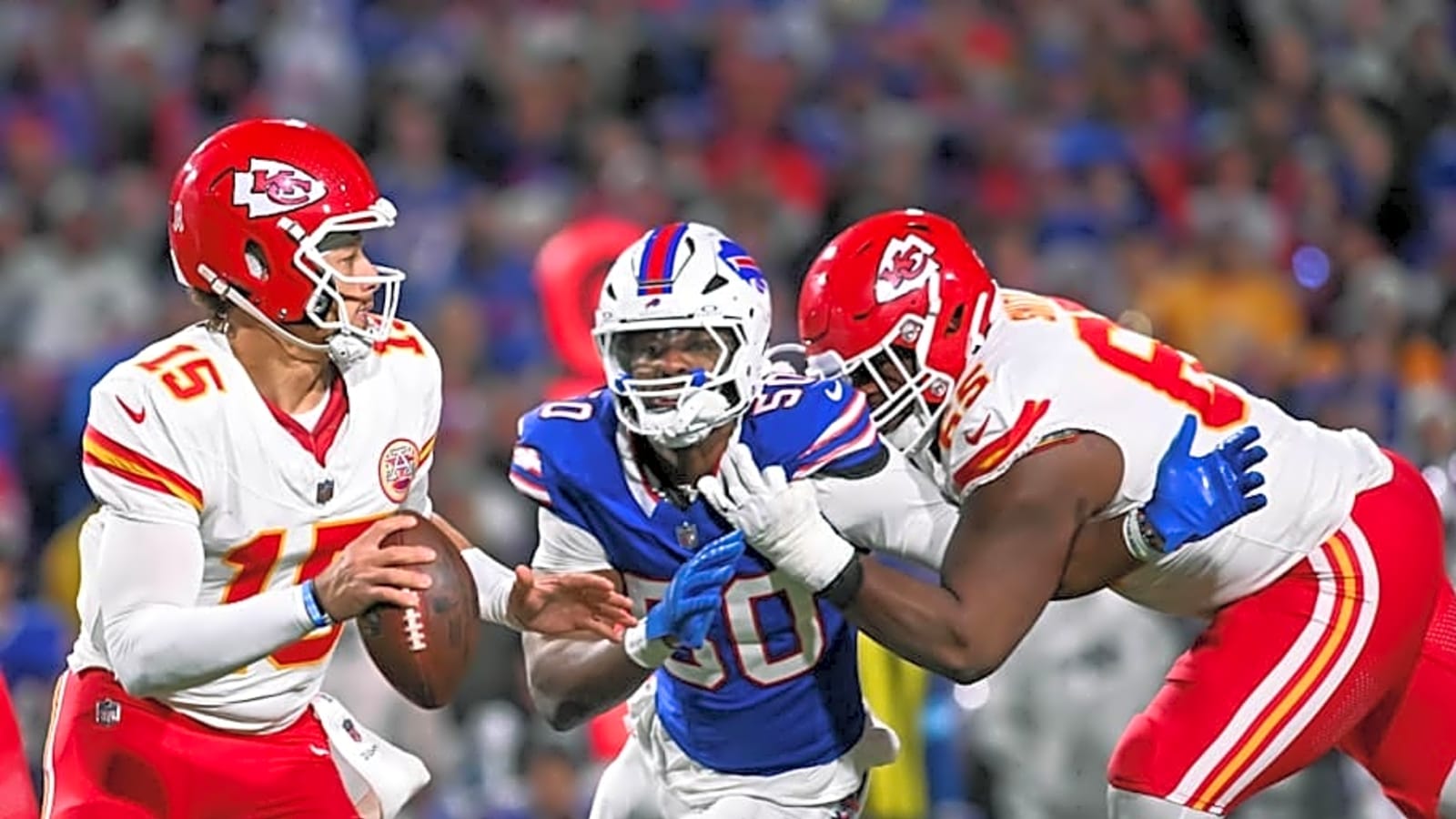 Patrick Mahomes&#39; Genuine Reaction to his Chiefs Teammates&#39; Extensions