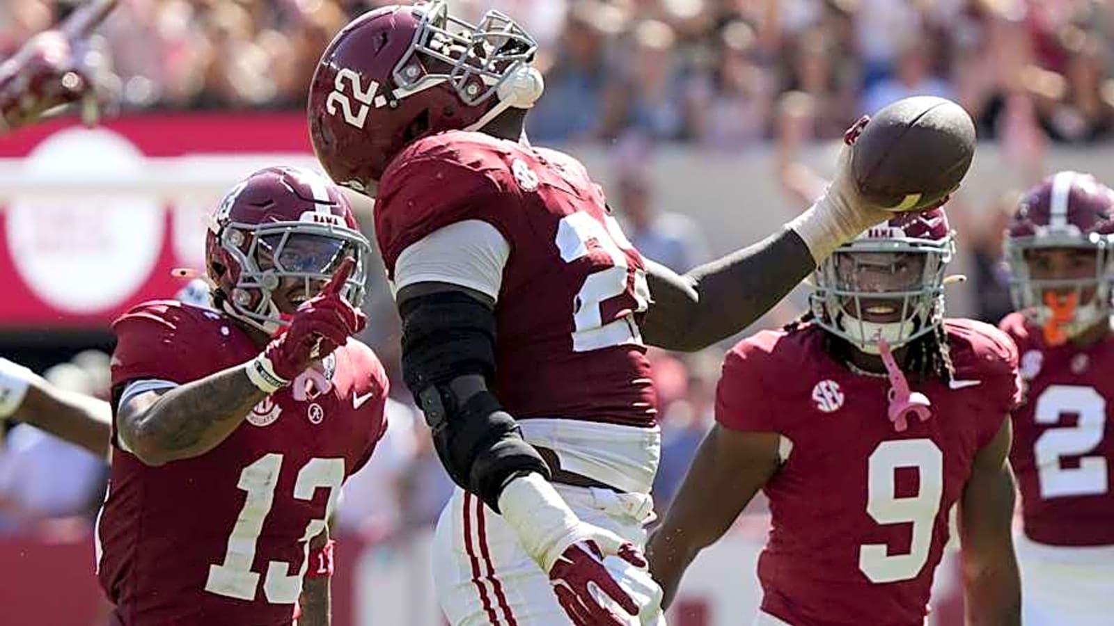 Cowboys Showing Interest in Ideal 3-4 Defensive End Prospect LT Overton