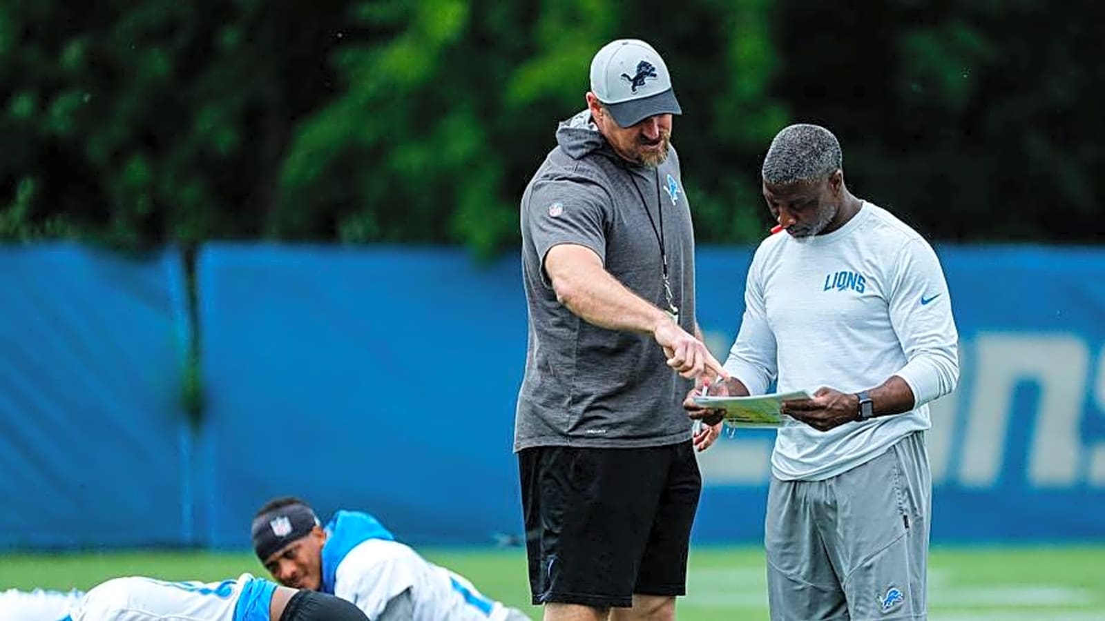 Dan Campbell Can't Stop Gushing Over Aaron Glenn, Jets