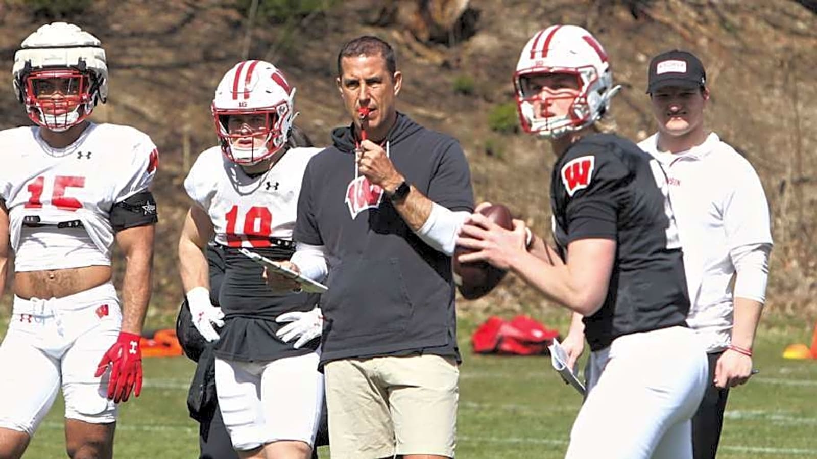 Wisconsin Badgers football could see change to single transfer portal window in winter or spring