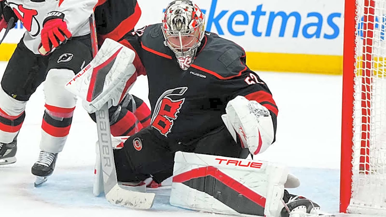 Hurricanes Turn to Backup Goalie in Game 3