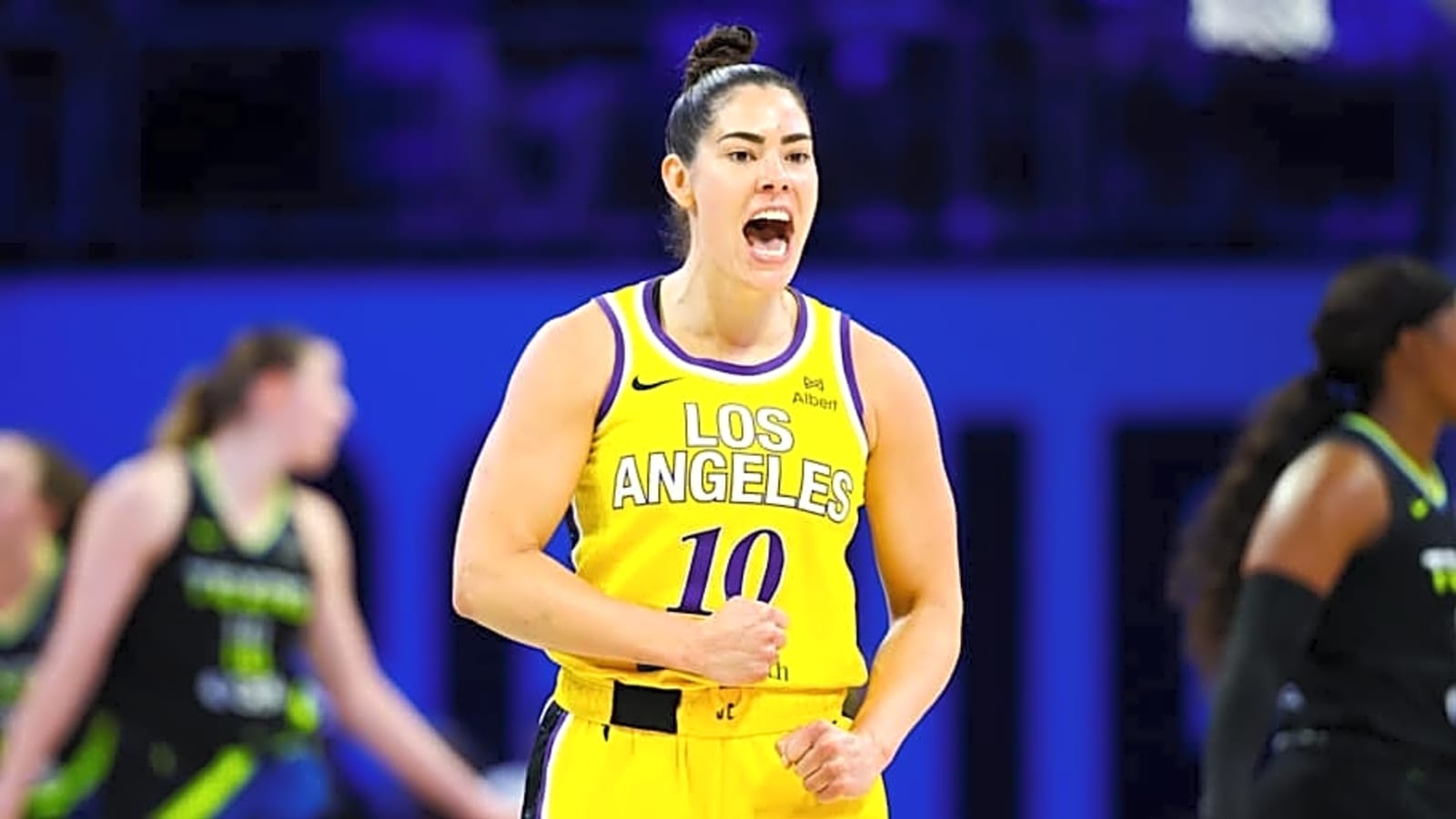 Kelsey Plum&#39;s Midgame Push-Up Display During Fever-Sparks Game Turns Heads