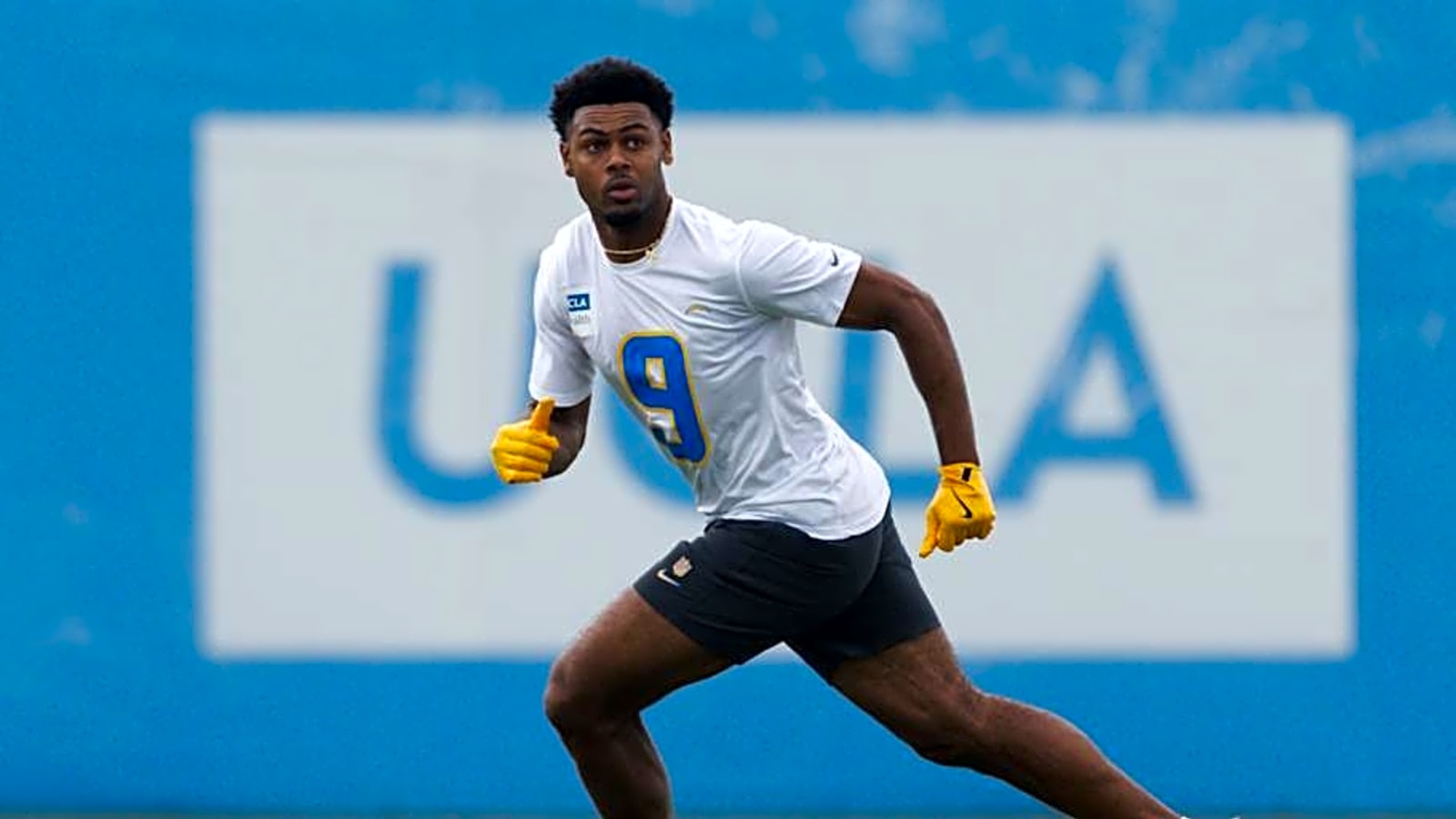 Chargers quickly end Tre Harris holdout after Mike Williams retirement shocker