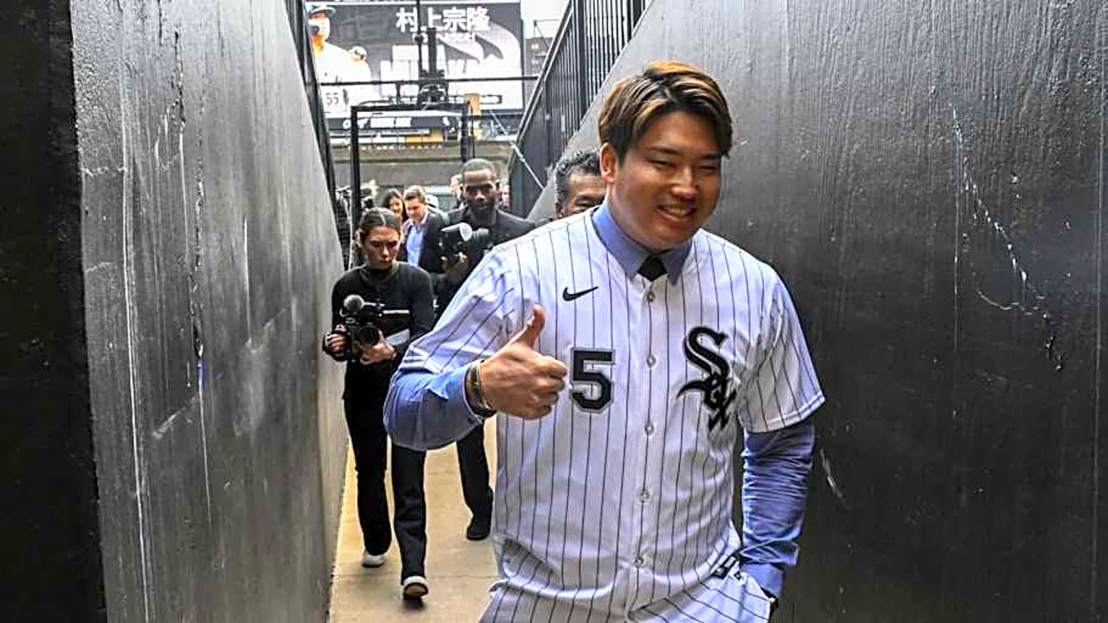 Yoshinobu Yamamoto had Request for Miguel Vargas After Munetaka Murakami Signed With White Sox