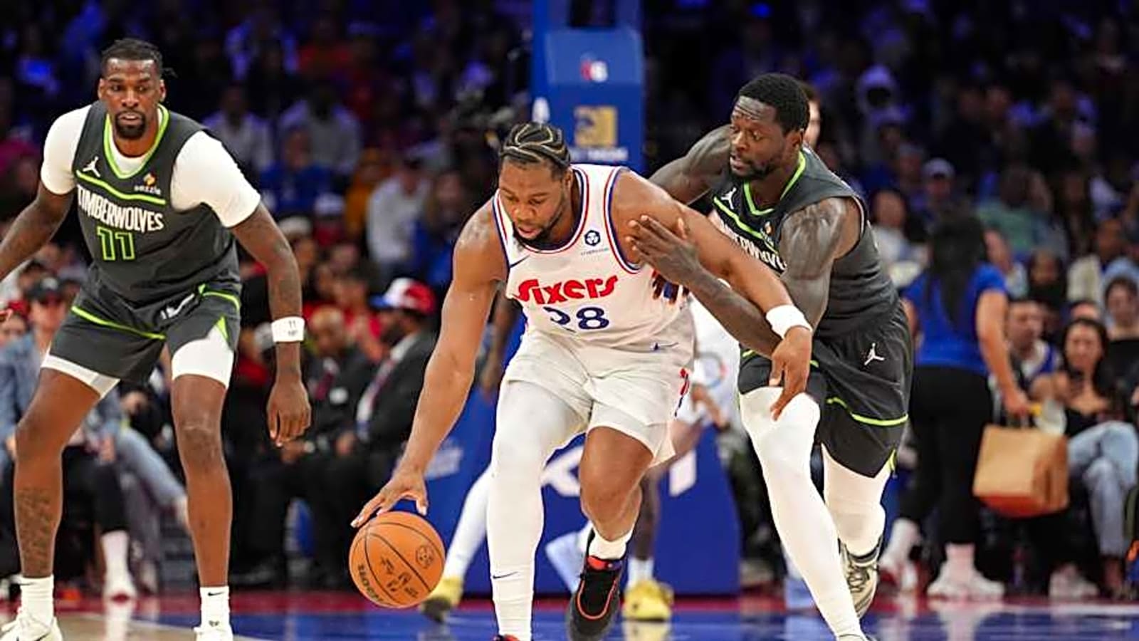 Bucks Miss Out on East Big Man in Free Agency