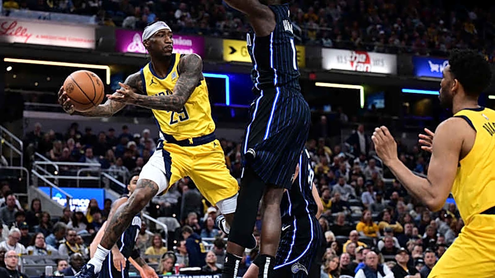 Former Texas A&M Guard Re-Signs With Indiana Pacers