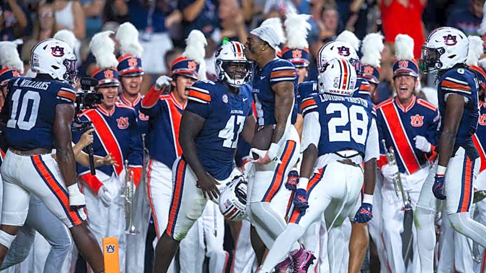 Auburn Facing Injury-Riddled Arkansas Team