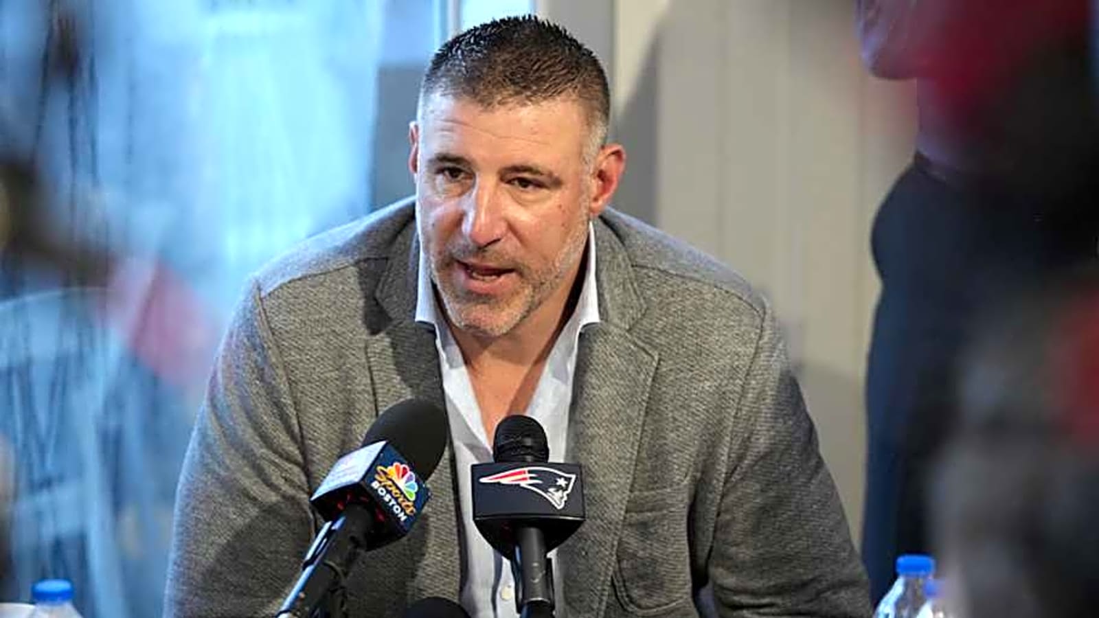 Patriots&#39; Mike Vrabel Responds to Draft Trade Rumors