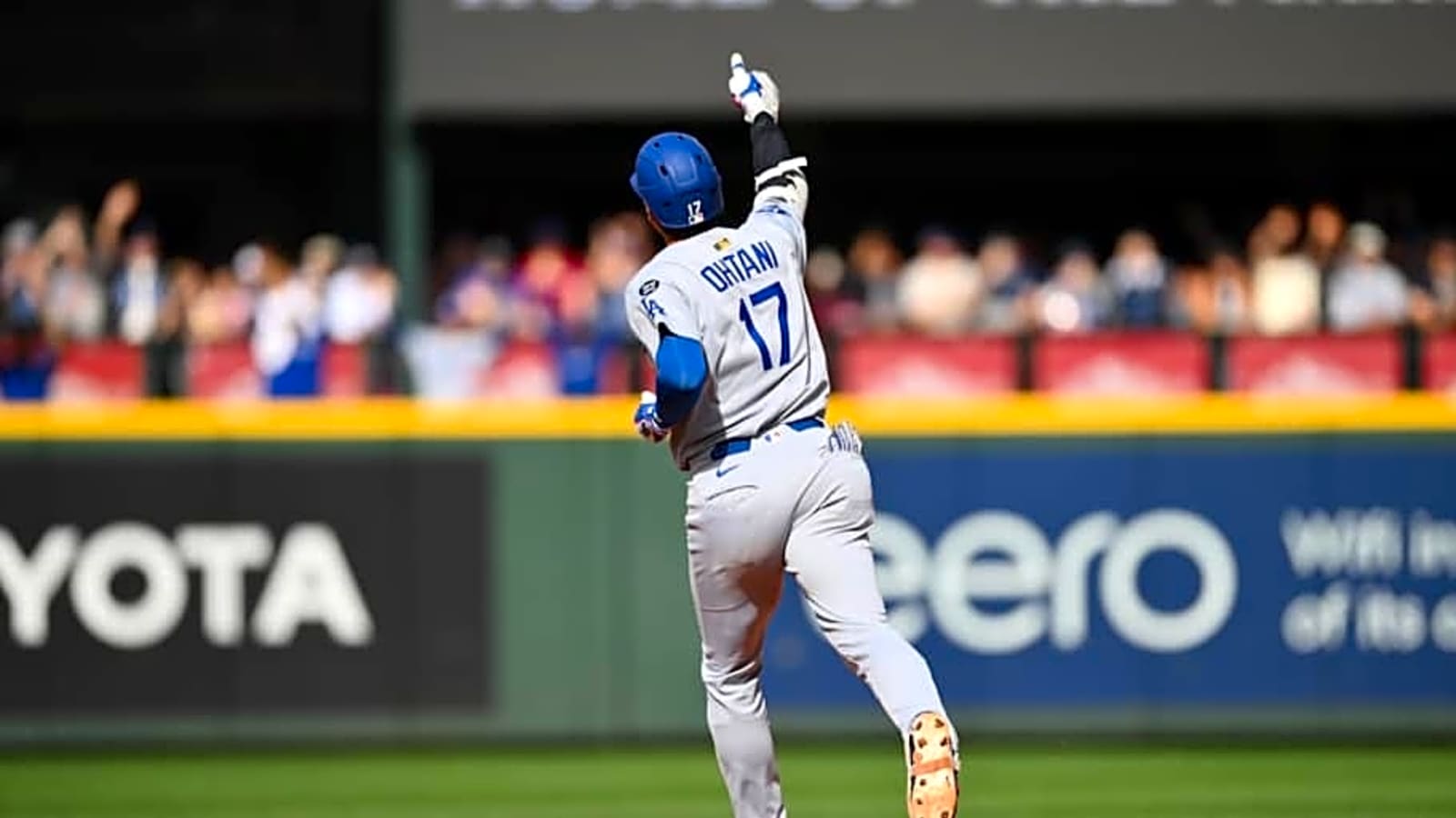Dodgers, Reds Wild Card Series Predicted to End in a Sweep By Insider