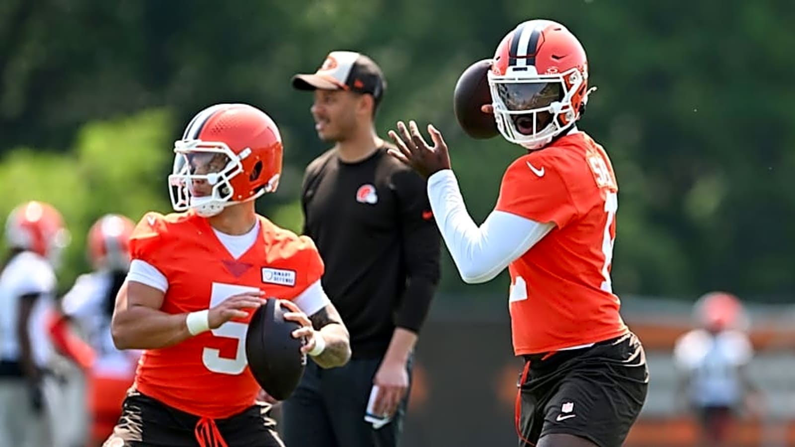 NFL analyst predicts Browns rookie QB to start Week 1