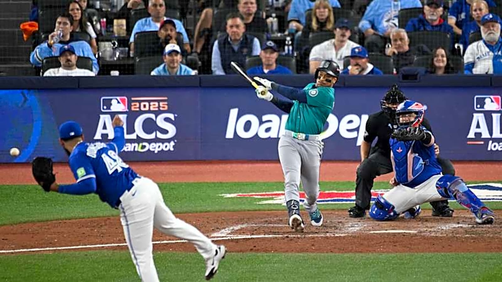 Mariners&#39; Cal Raleigh Delivers Emotional Jorge Polanco Message