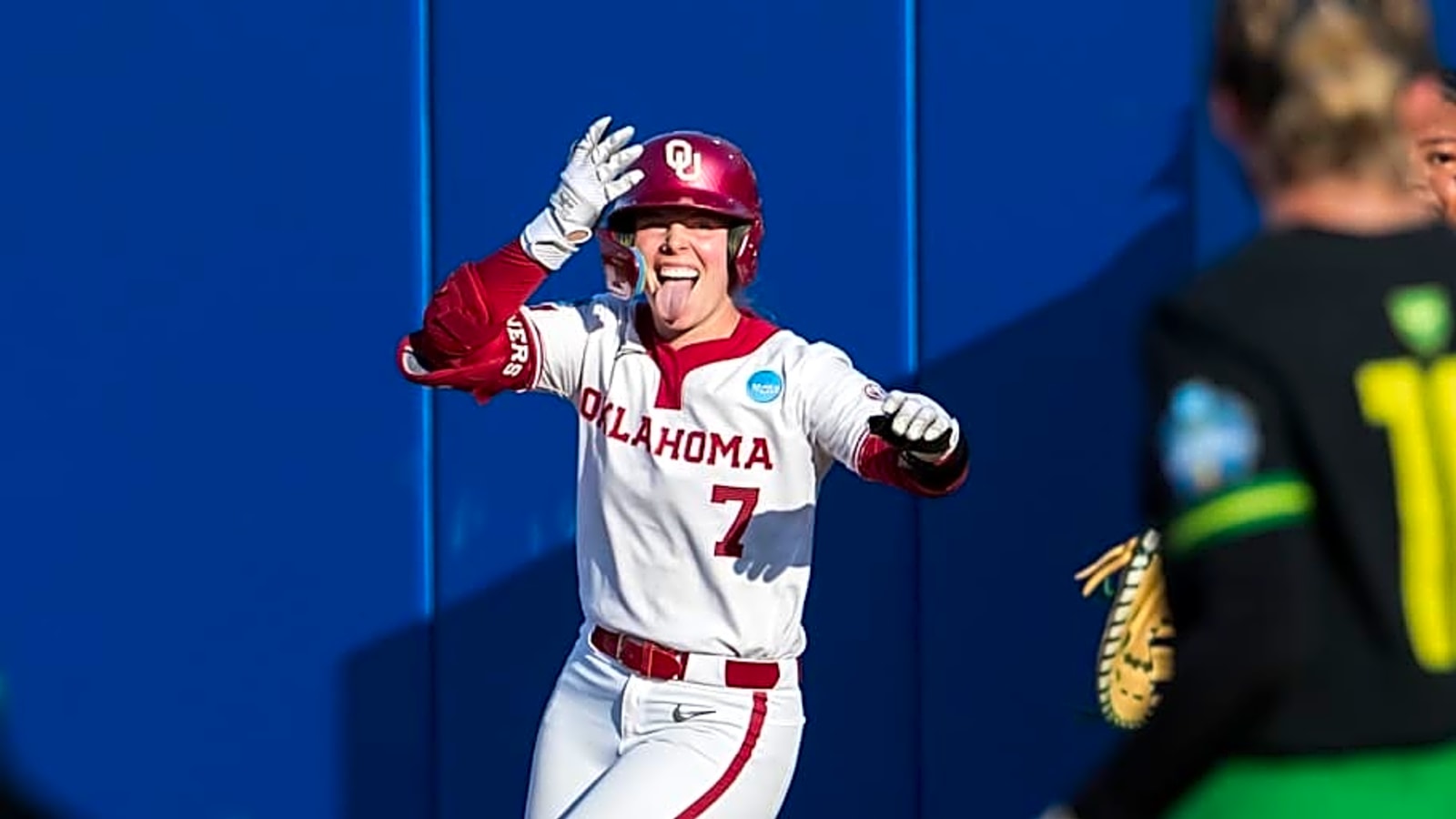 OU Softball: Oklahoma Duo Earns Academic All-American Honors