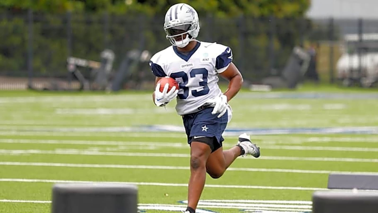 Cowboys finish dead last in NFL RB rankings ahead of 2025 season
