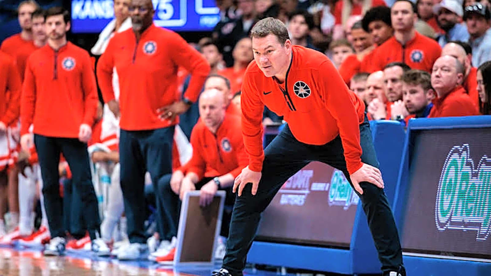 Arizona Basketball Makes Changes to its Coaching Staff