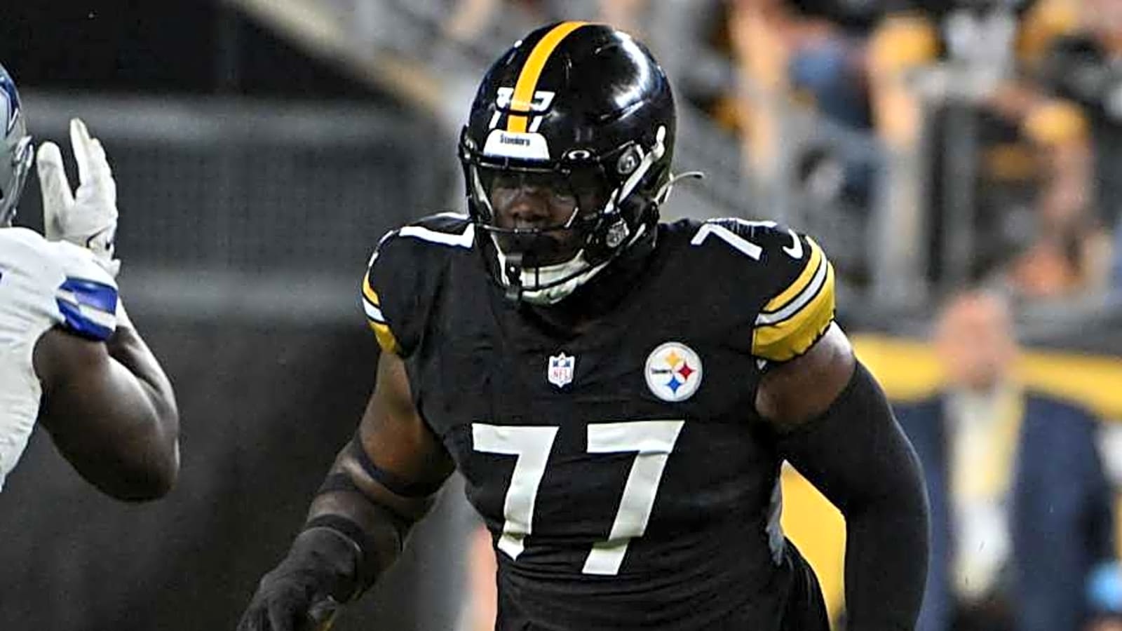 Steelers Place Starting LT on Injured Reserve