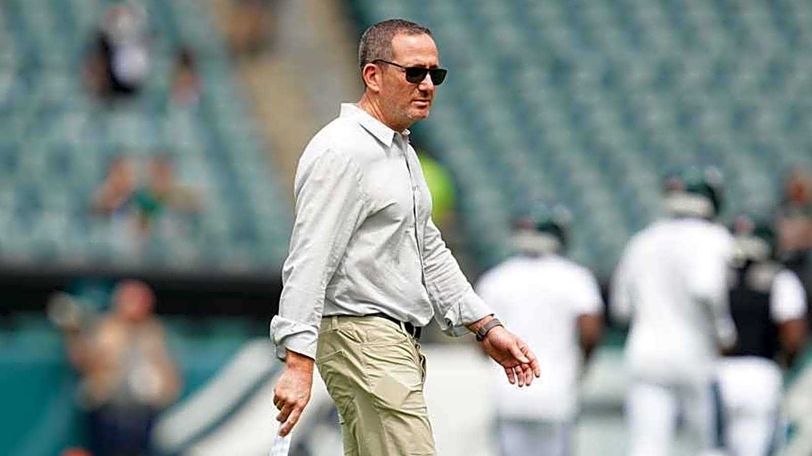 Eagles bring back familiar face to help add depth to offensive line