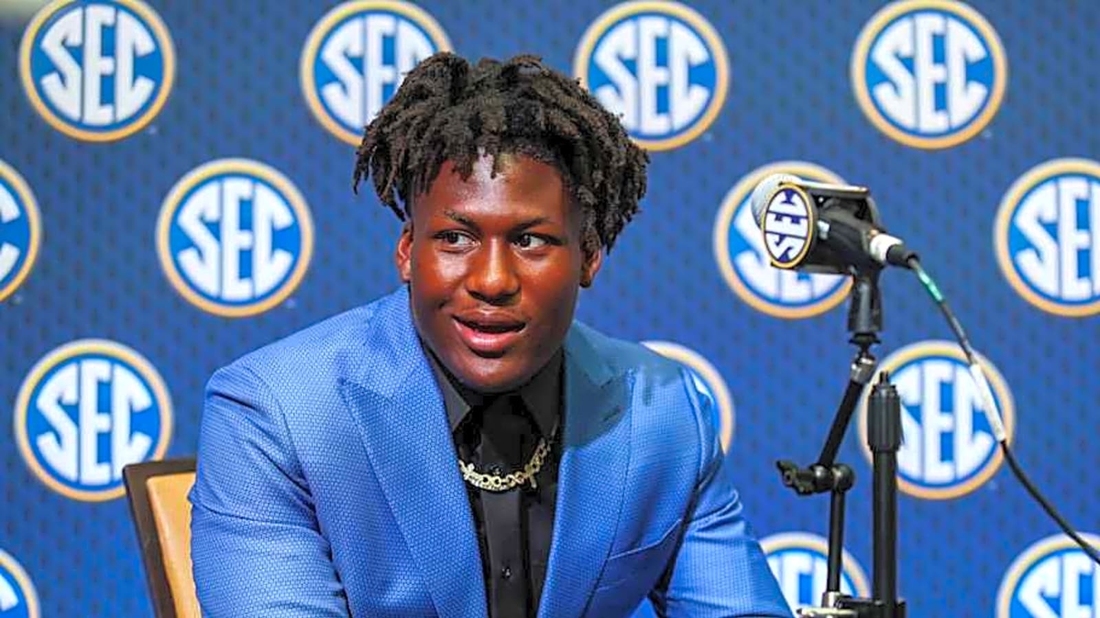 Texas Longhorns Star Anthony Hill Reveals Key to Out-of-State Recruiting Success