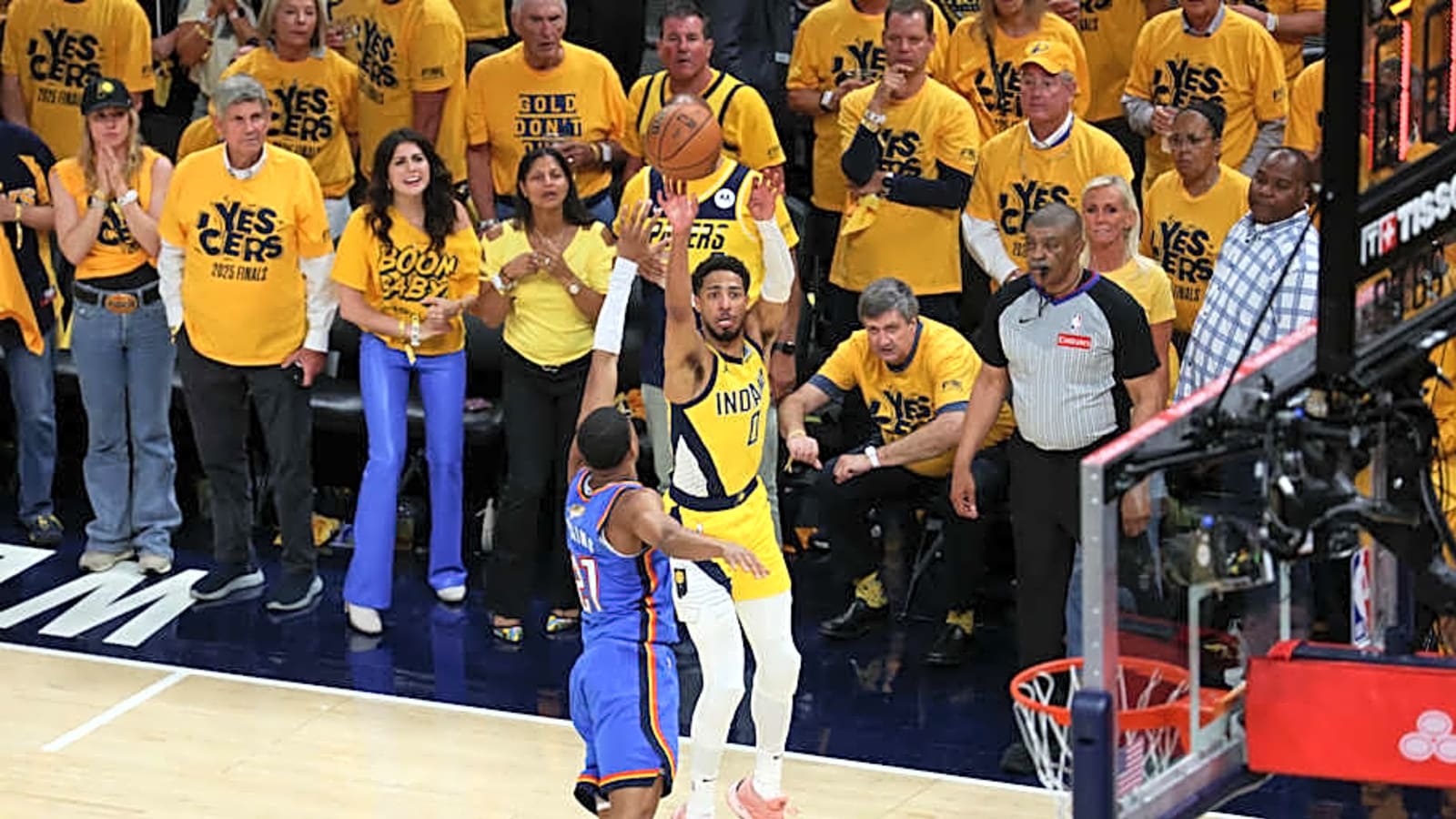 Pacers&#39; Tyrese Haliburton Guts Through Calf Injury in Gritty First Half