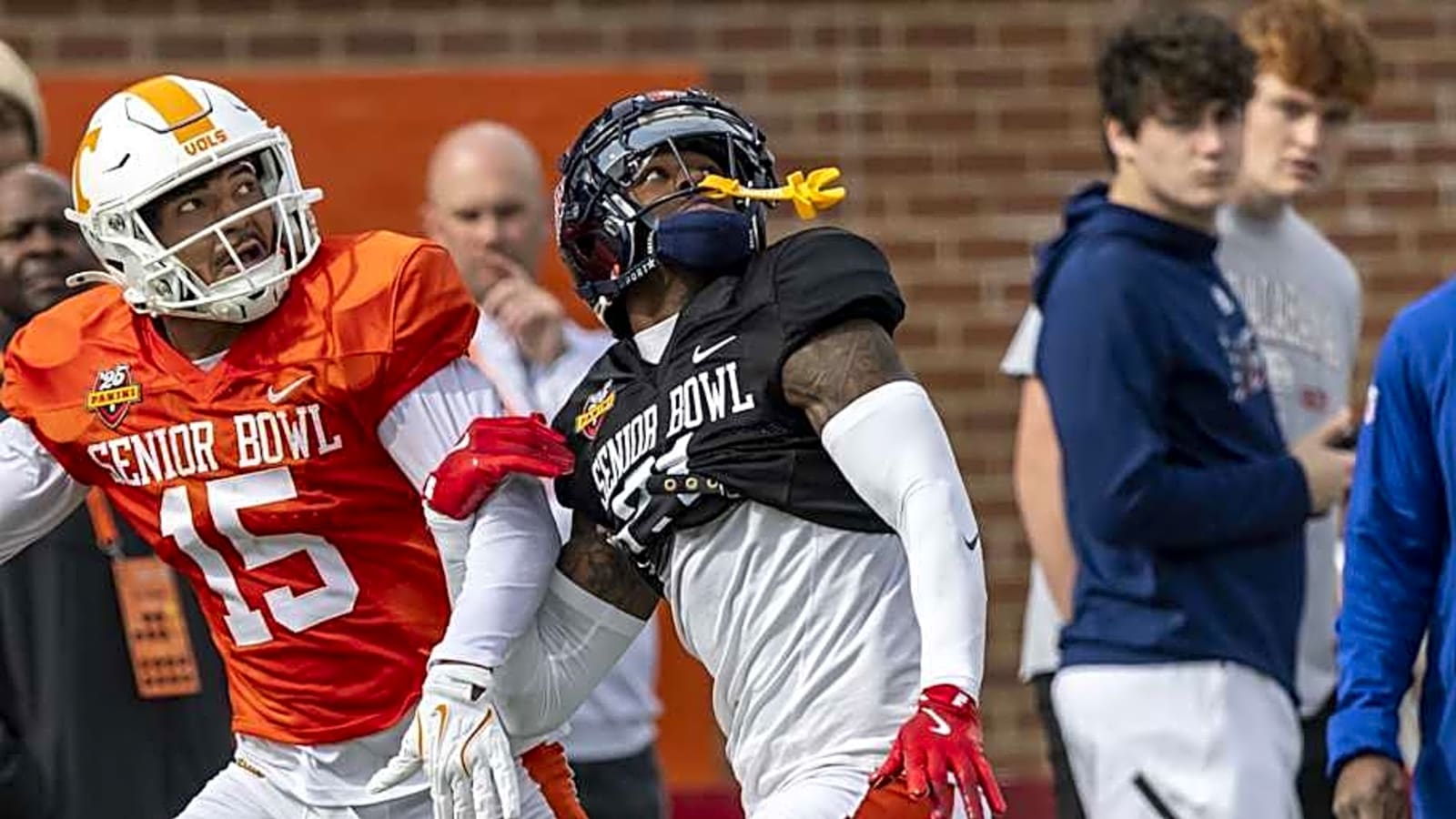 Commanders navigating quiet contract issue ahead of training camp