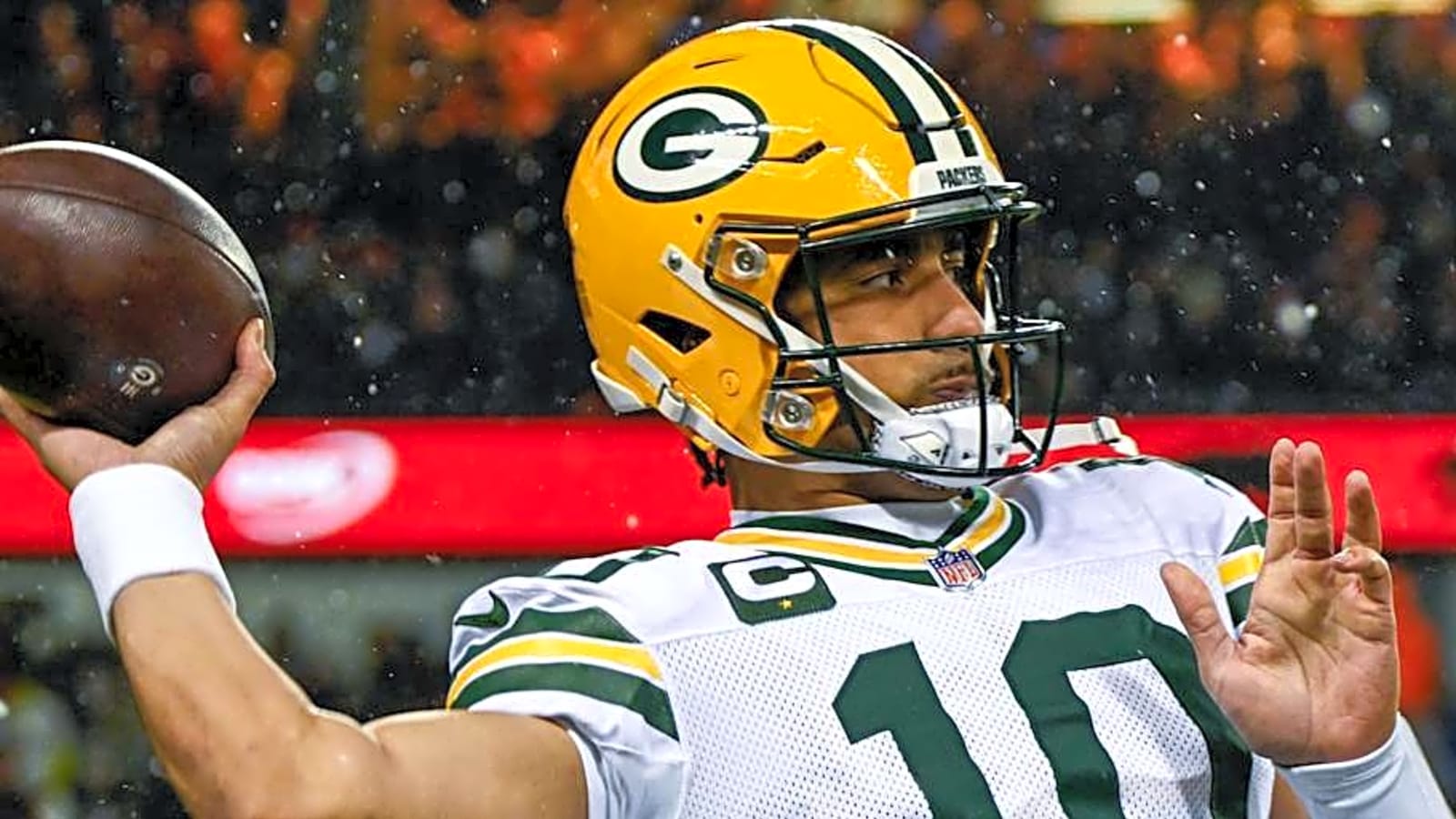 Packers Start Fast, Lead Bears in NFC Wild-Card Game