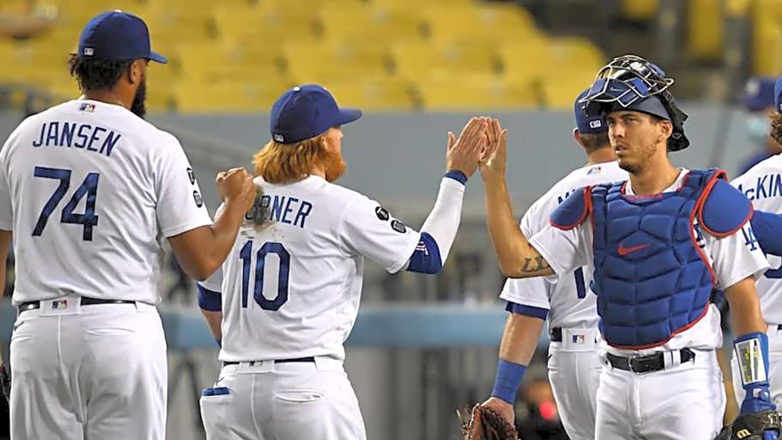 Former Dodgers All-Star Reacts to Austin Barnes&#39; Shocking DFA