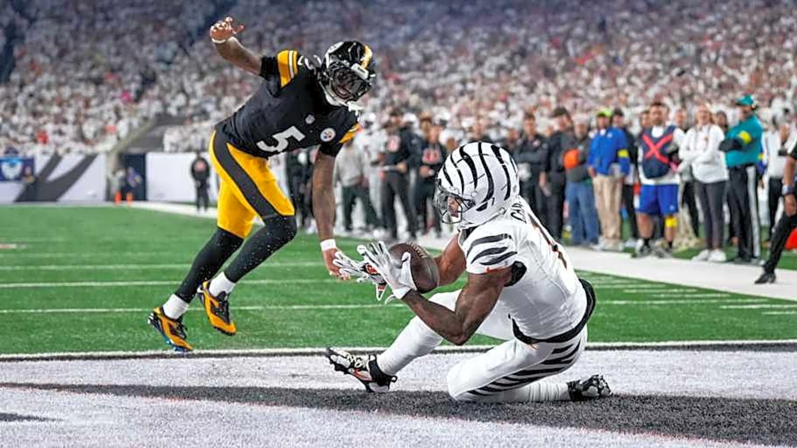 Ja'Marr Chase and Jalen Ramsey Get Into Fight, Ramsey Ejected for Throwing Punch