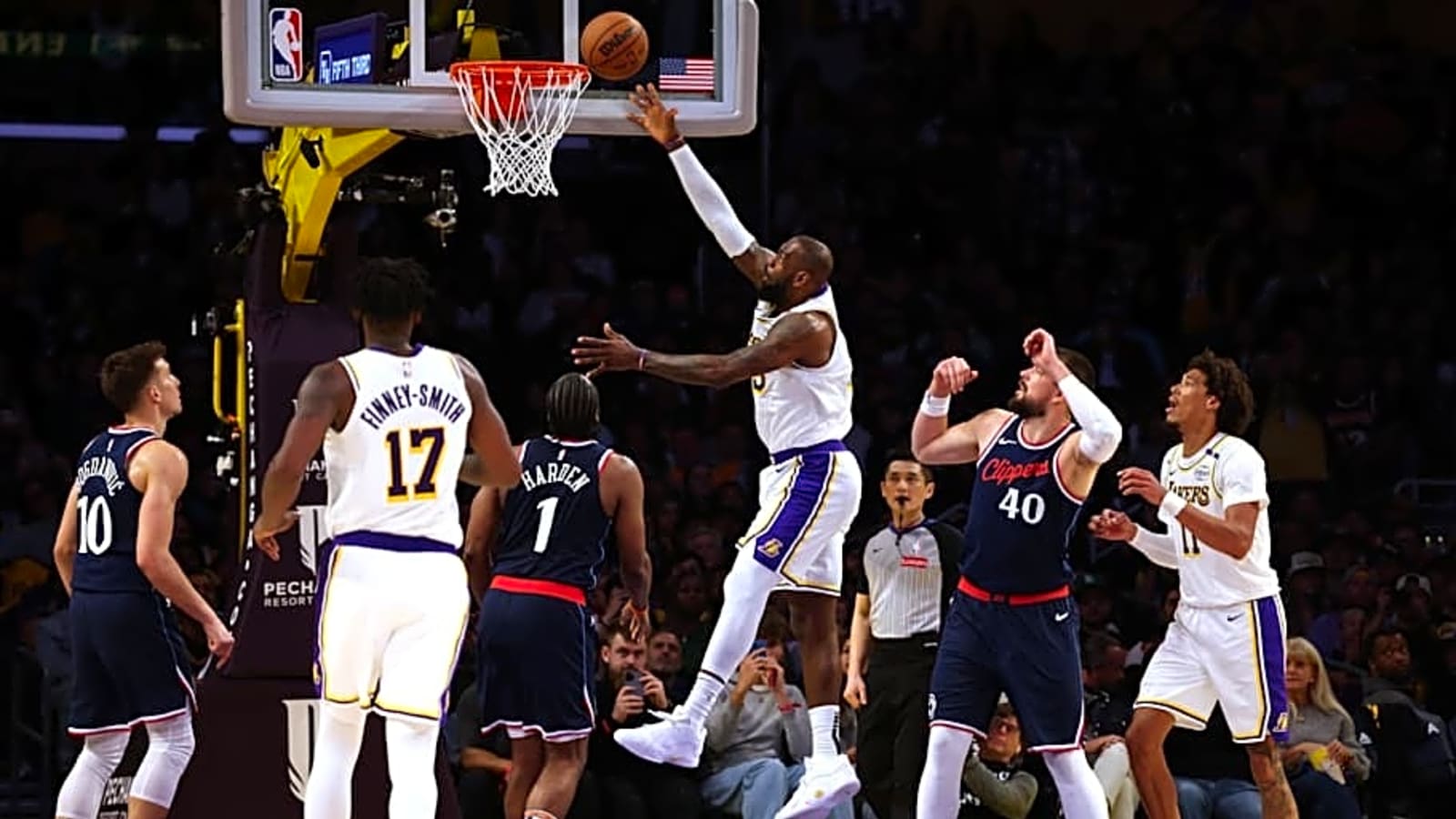 Los Angeles Lakers Should Target LA Clippers Free Agent