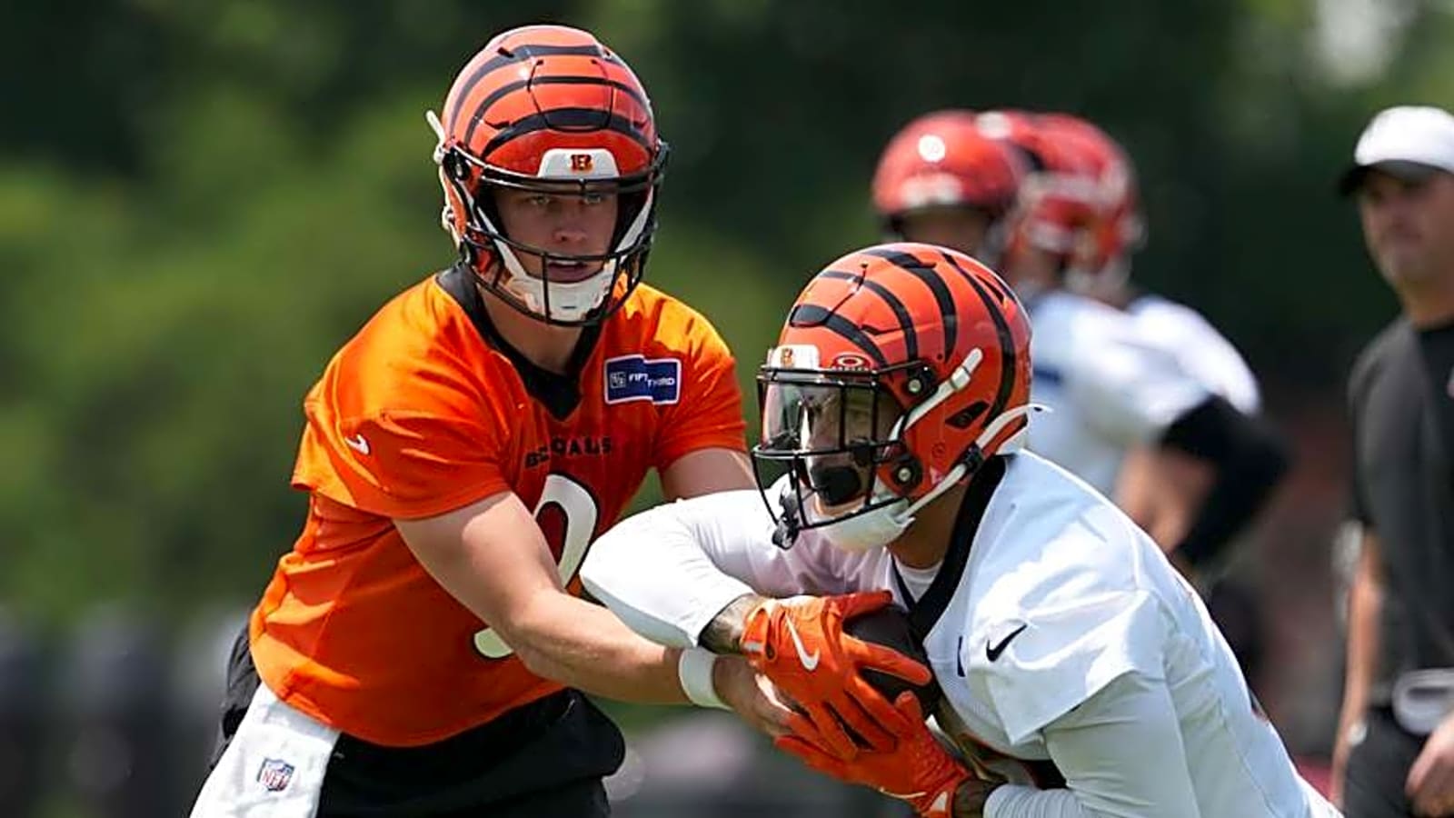 Cincinnati Bengals OC Dan Pitcher Heaps Huge Praise on Chase Brown: &#39;Top-10 Back in the League&#39;