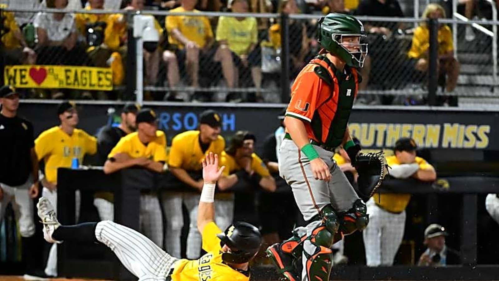 Miami&#39;s Tanner Smith Signs Deal with the Atlanta Braves