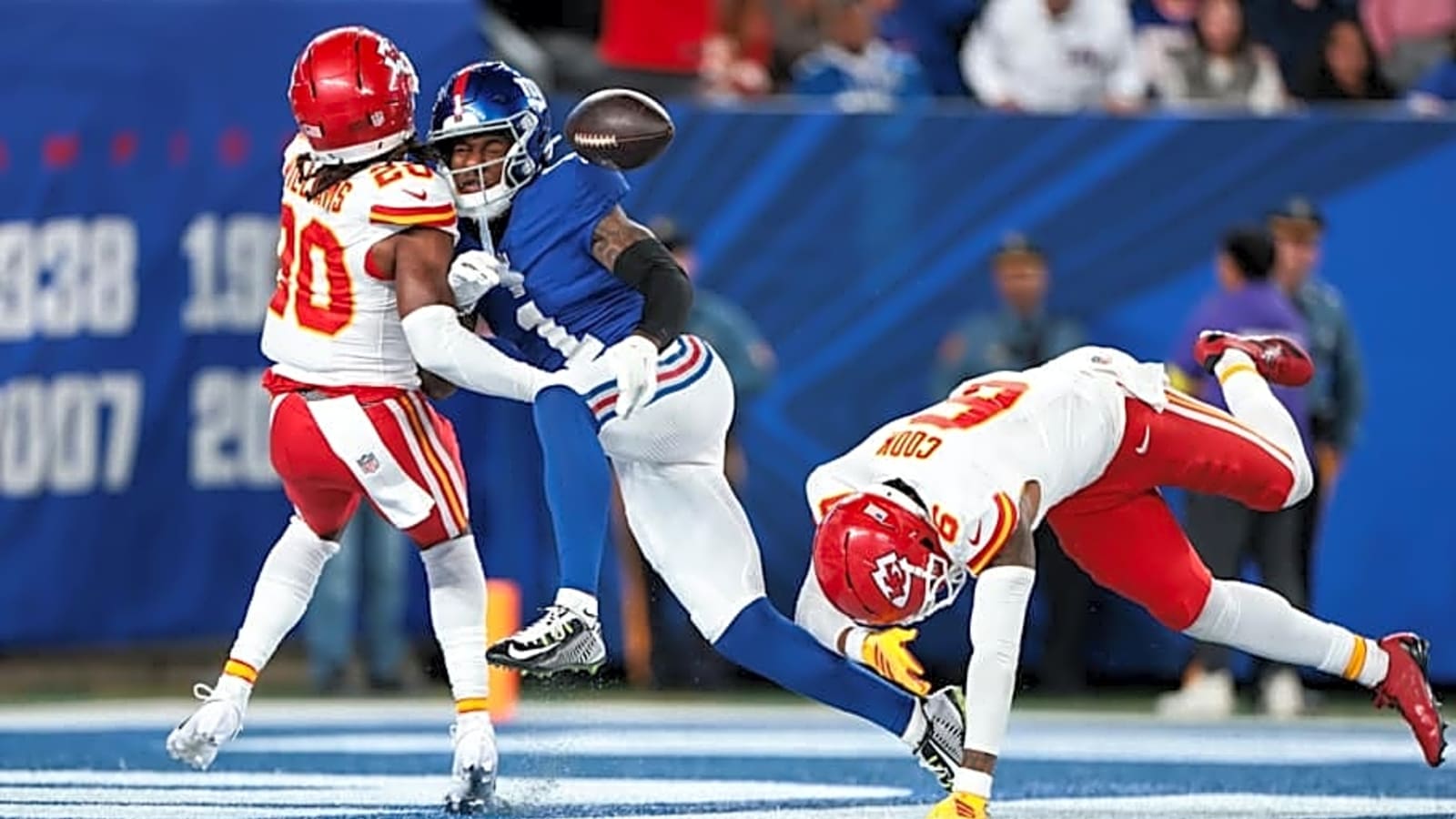 Chiefs leave MetLife with the two things that mattered most on Sunday night