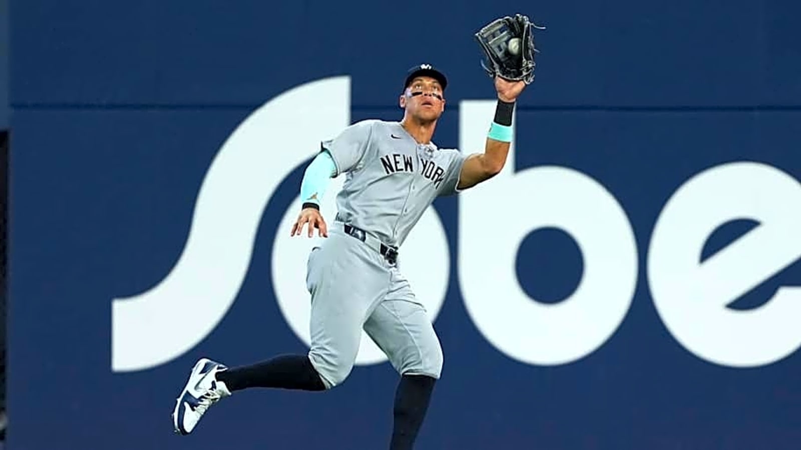 Yankees’ Aaron Judge Suffers Elbow Injury