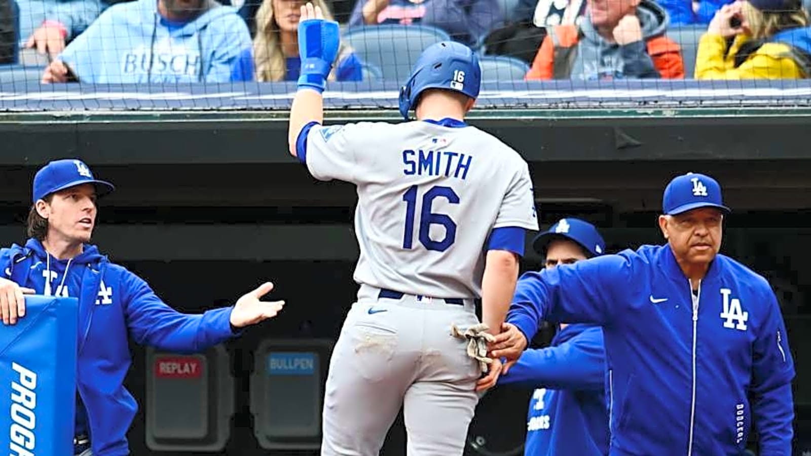 Dodgers&#39; Dave Roberts Has Surprise Pick for Best Catcher in Baseball