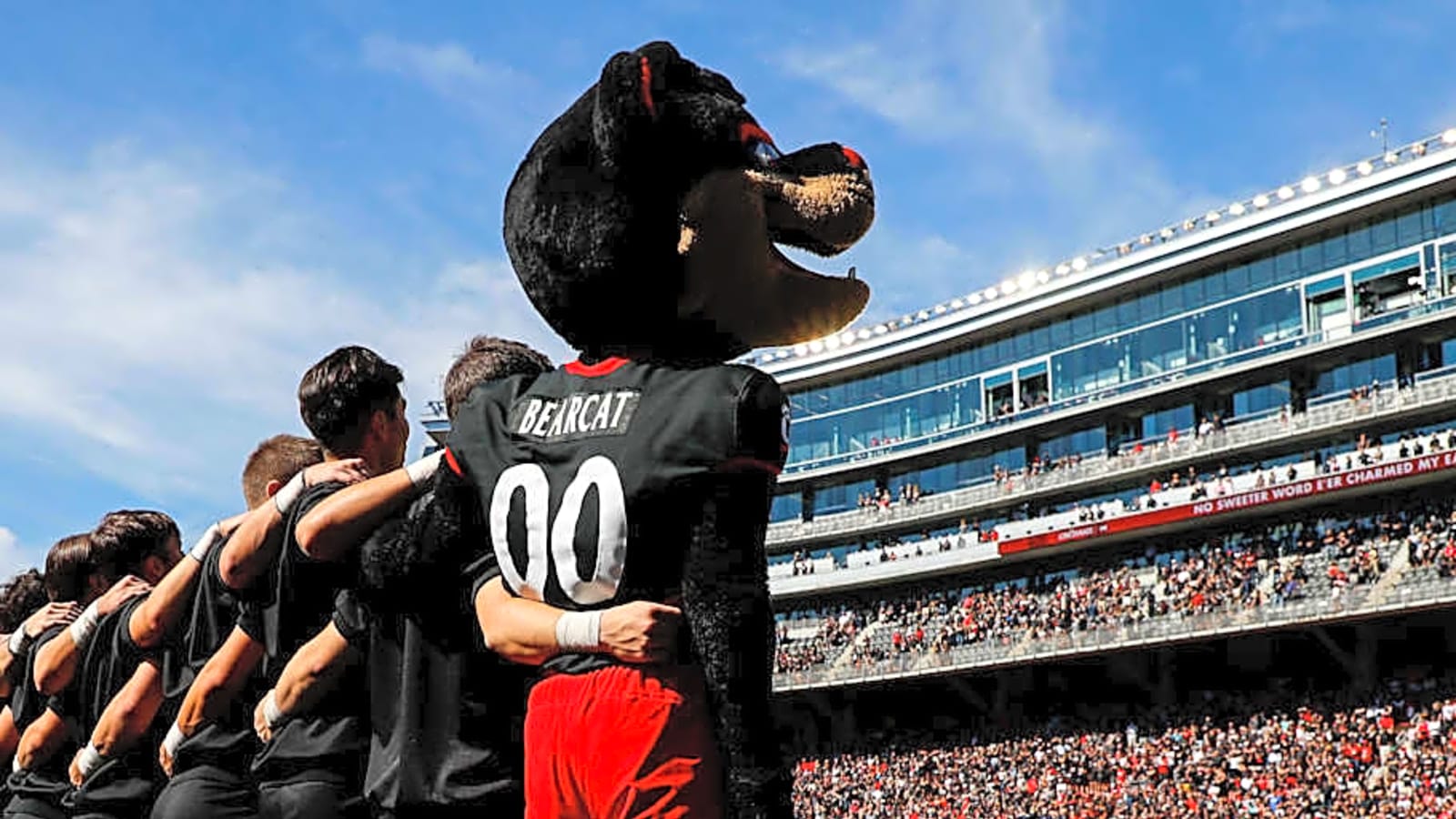 Cincinnati Bearcats Football Adds First 2027 Commitment in Hezikiah Kelley