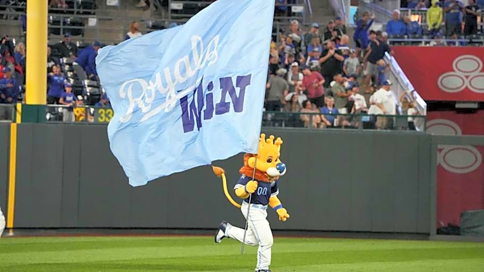 Royals Predicted To Bring &#39;High-Upside&#39; Third Baseman To Kansas City