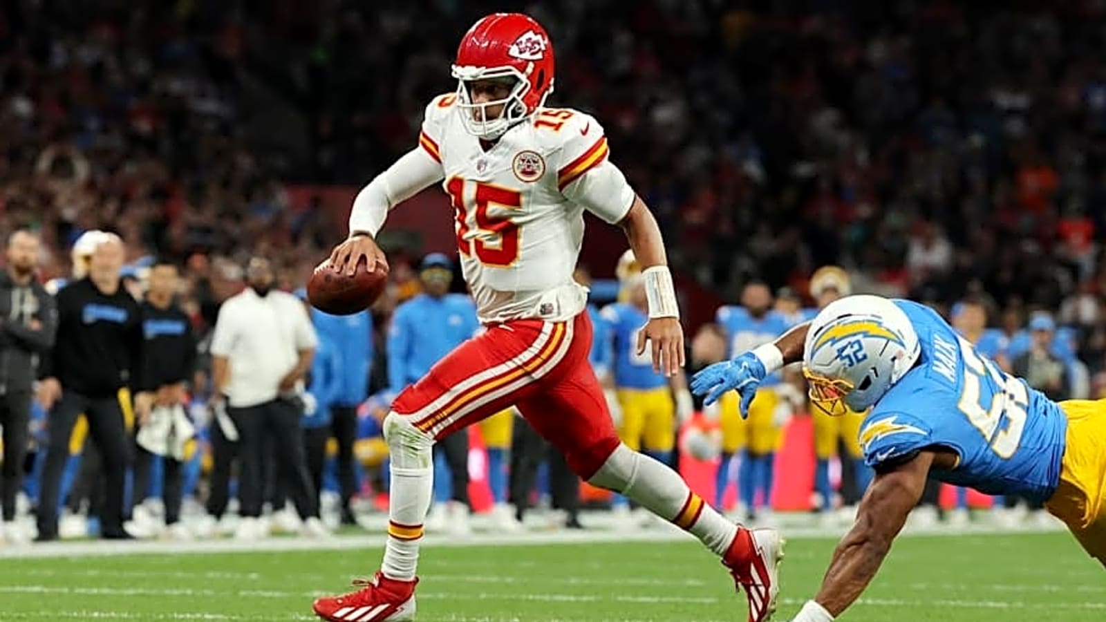 Mahomes and Reid Get Real About Age, Birthdays, and Bulldozing Defenders