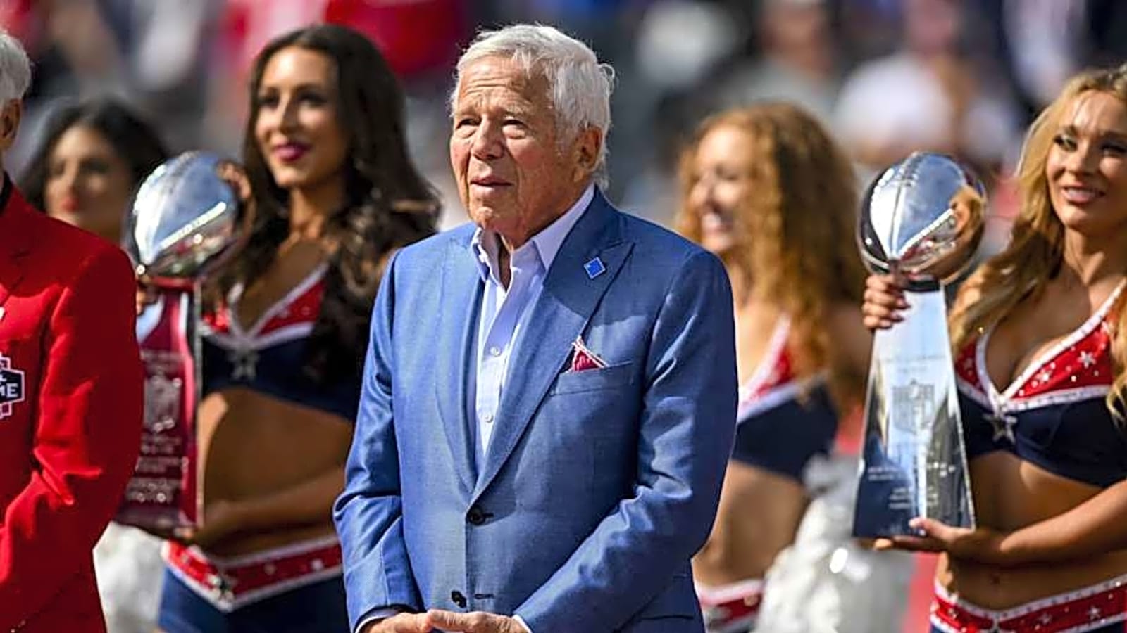 Patriots’ Robert Kraft Selling Small Ownership Stake