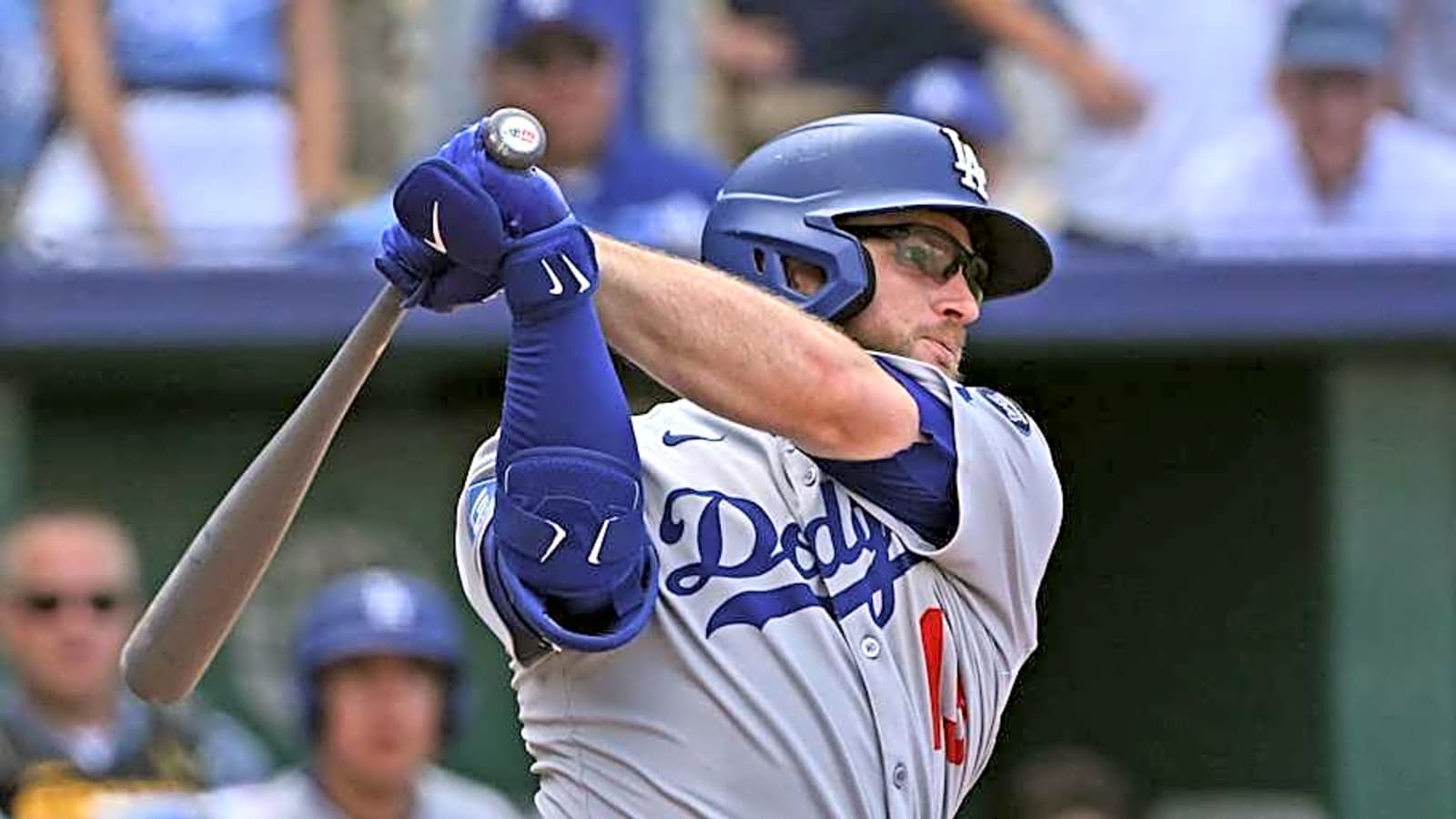 Why Max Muncy, Not NPB Standout, is Dodgers’ More Likely 2026 Third Baseman