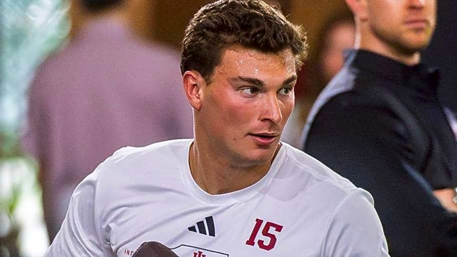 Mendoza's Traits Will Help Shorten Raiders' Early Learning Curve
