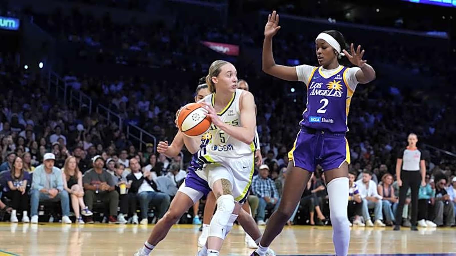 Sparks Legend Pays Tribute to Kobe Bryant, Lakers After Viral Paige Bueckers Game