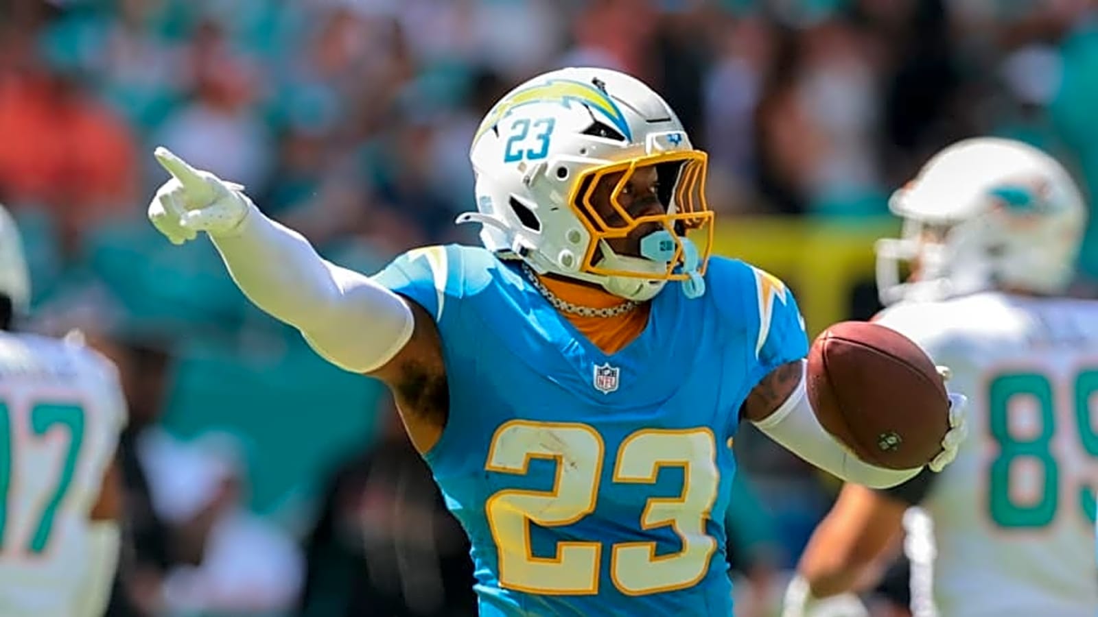 Chargers Free Agent Shares Strange Message Hinting at Big LA Mistake