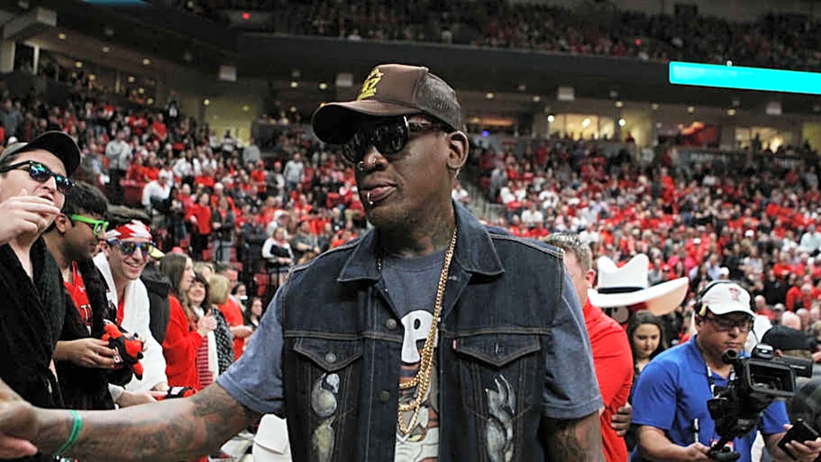 NBA Legend Sends Love To Former Bulls Star Dennis Rodman