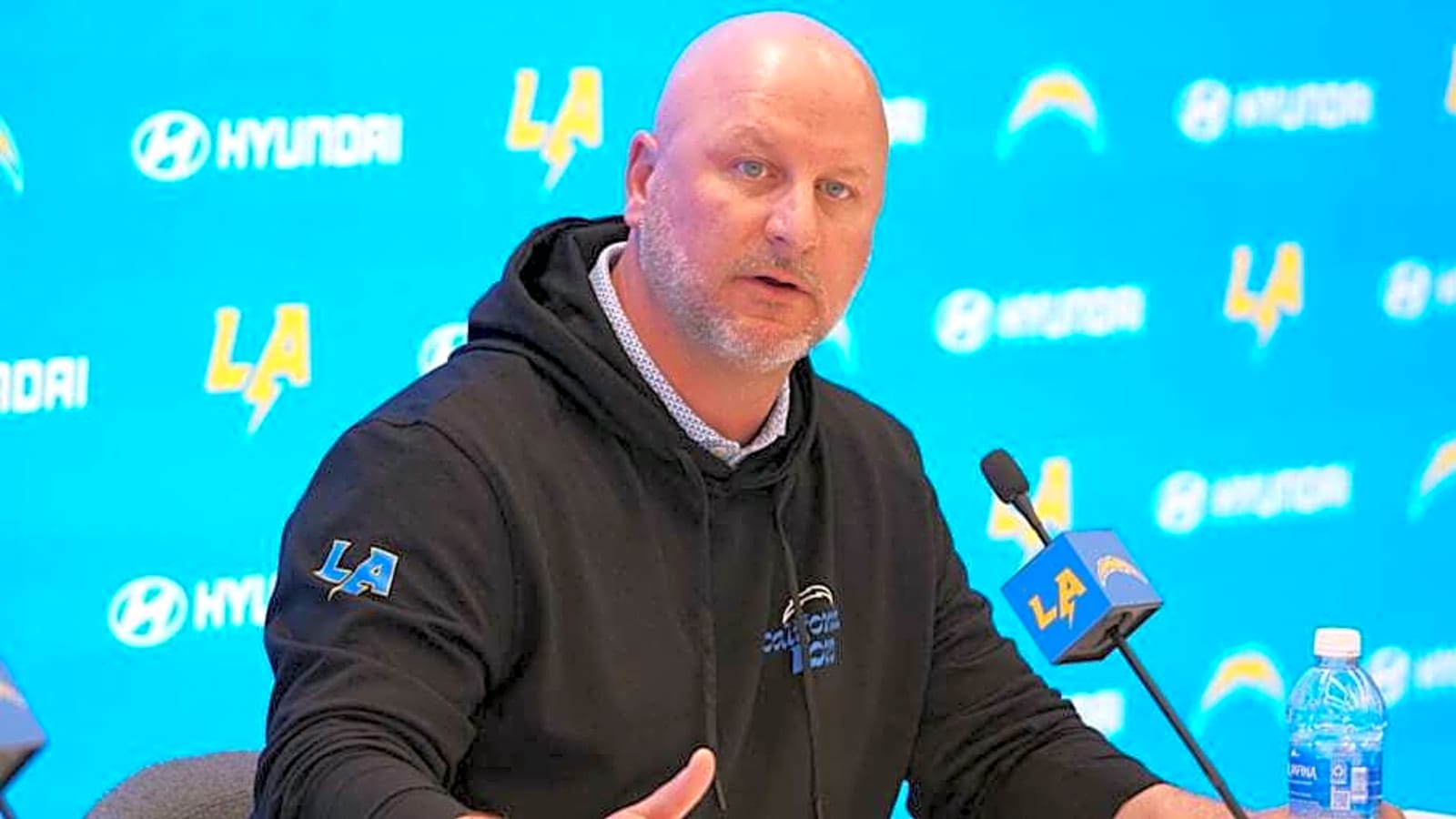 Chargers condemned for not pulling off big trade with Giants